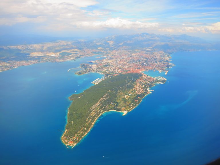 Kelionė į Kroatiją. Kodėl geriau skristi lėktuvu?