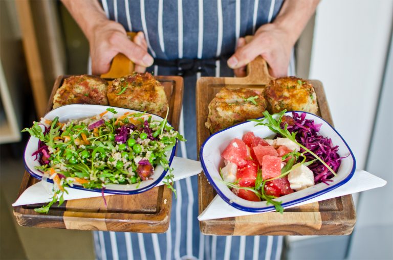 Kaip parsivežti norimą kiekį maisto iš kitos šalies neturint bagažo?