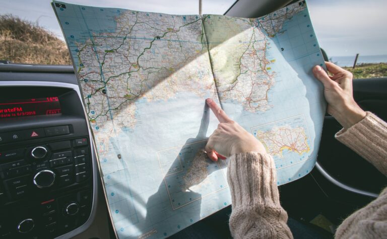 Ką reikėtų patikrinti savo automobilyje prieš ilgas keliones?